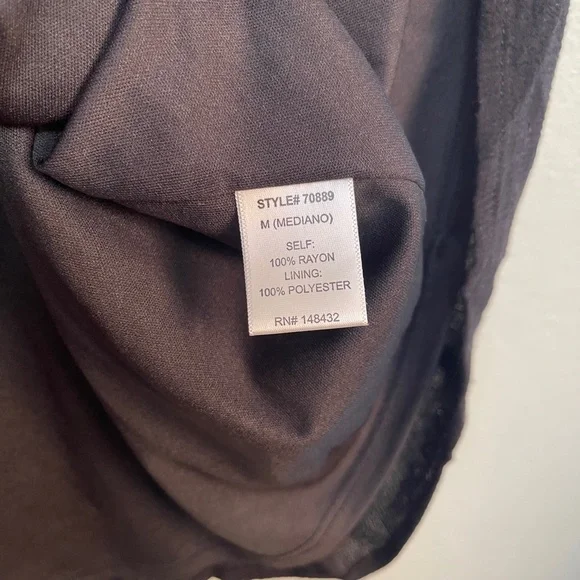 Staccato Dress sz M Black with Floral Embroidered details - Picture 6 of 6